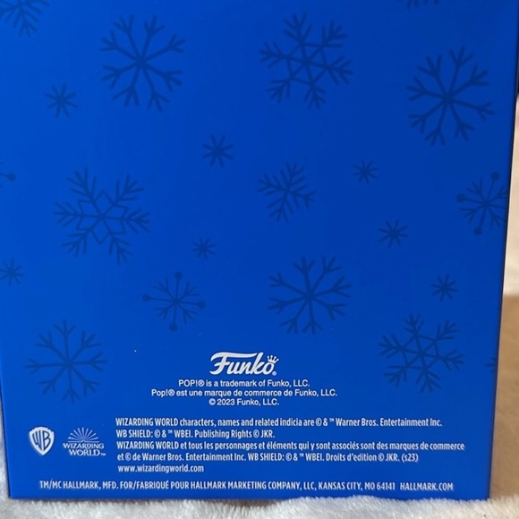 2021 Hallmark Funko POP! Friends Phoebe Buffay Christmas Collectible
NIB - Picture 2 of 2